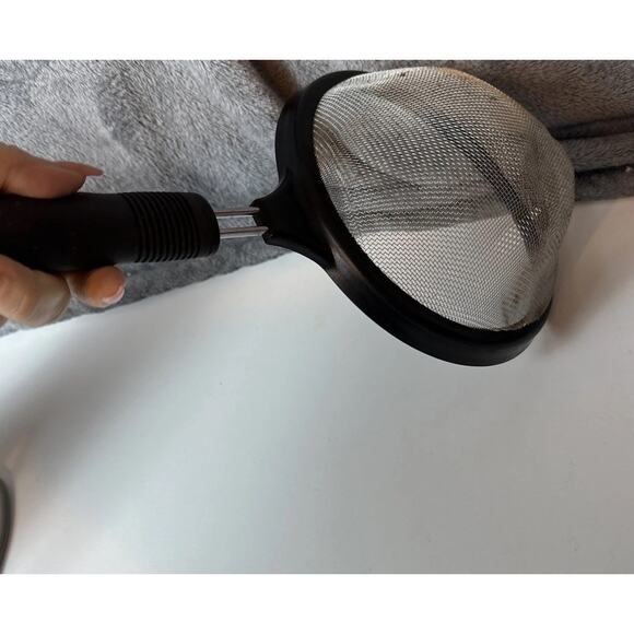 FARBERWARE Hand Strainer Fine Mesh Black‎ Molded Handle 14” - Picture 11 of 12